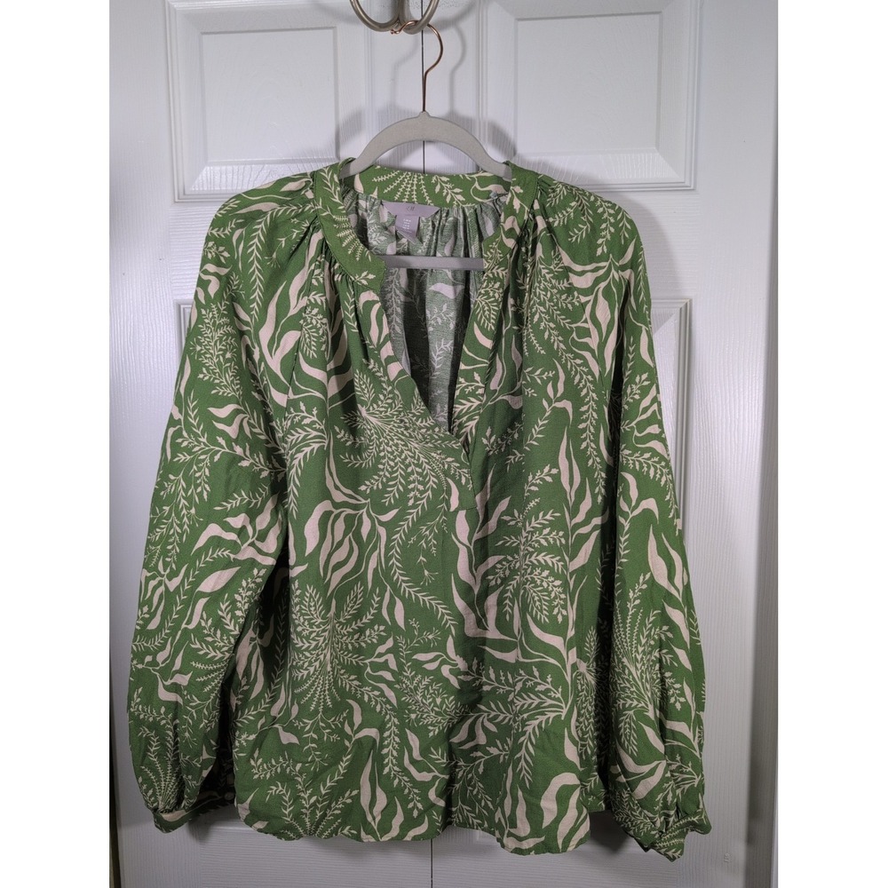 H&M GREEN WHITE LEAF PLANT PATTERN LONG SLEEVE POPOVER V-NECK BLOUSE MEDIUM
